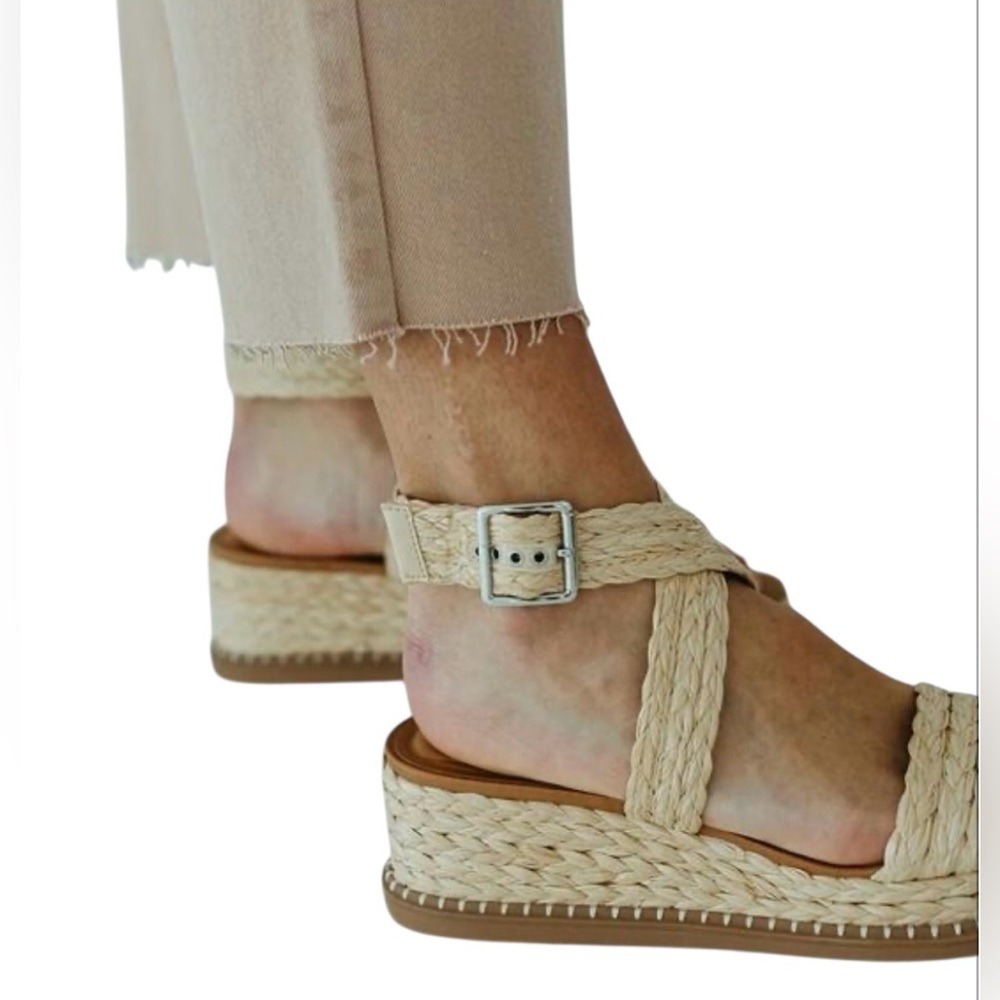 Universal Thread Beige Platform Sandals - image 4